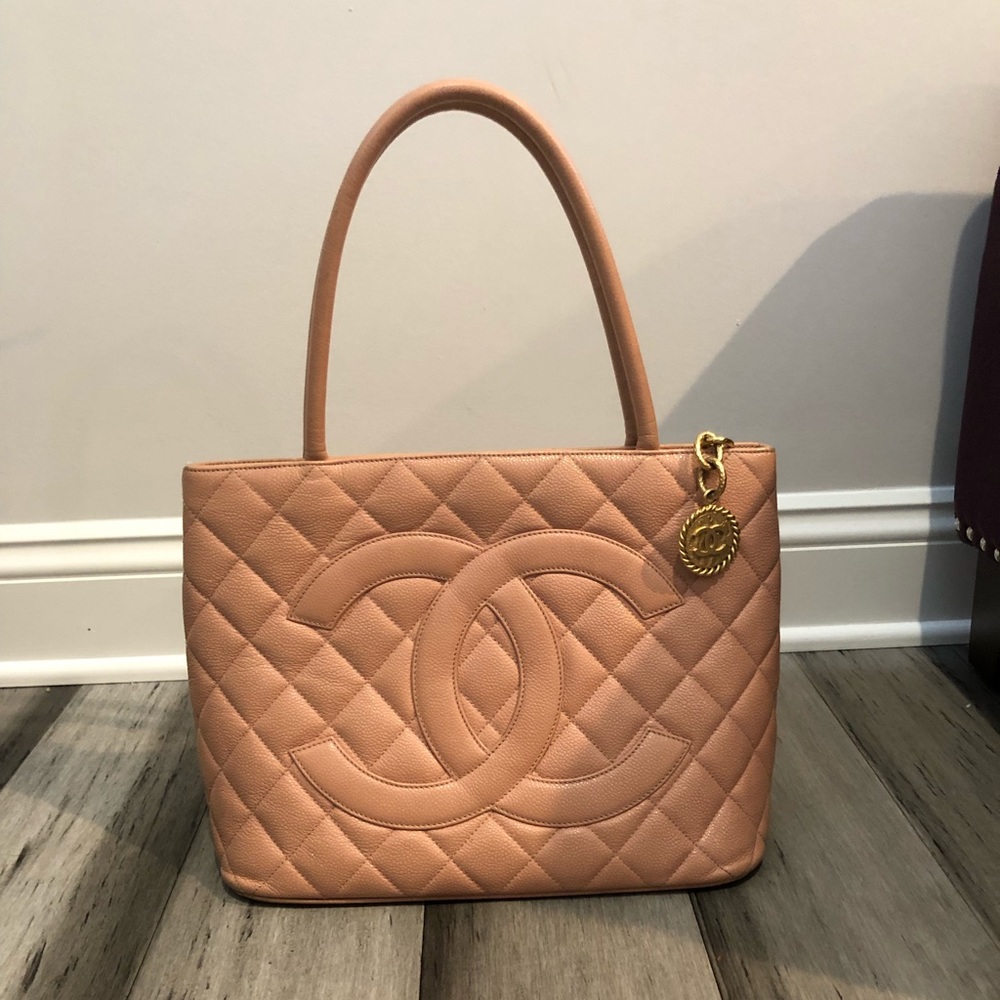 Chanel tote / bag / purse